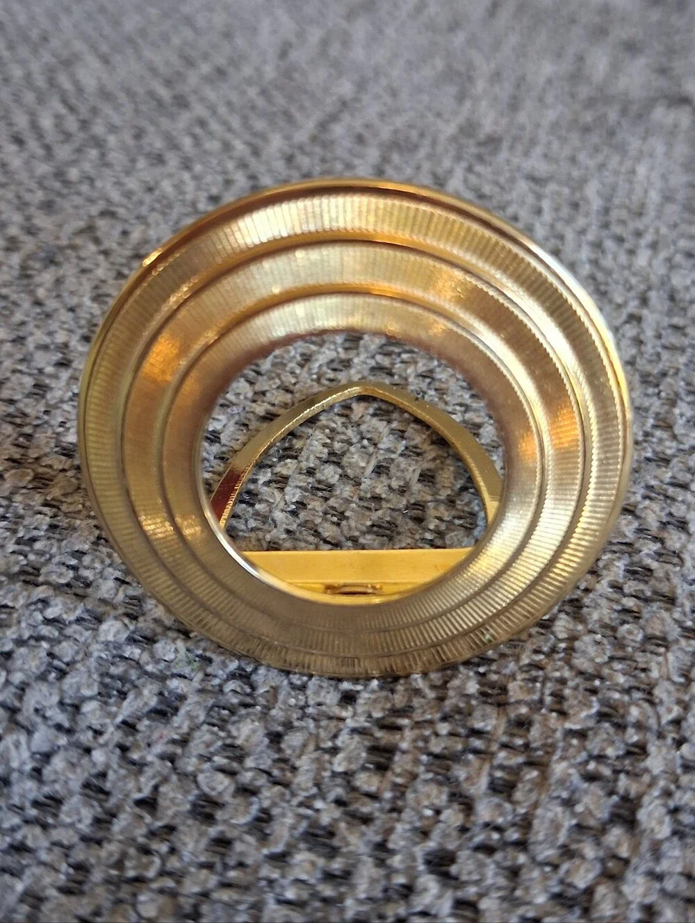 Gold-Tone Circular Scarf Clip